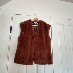 Hartford Plush Faux Fur Vest in Chestnut Brown